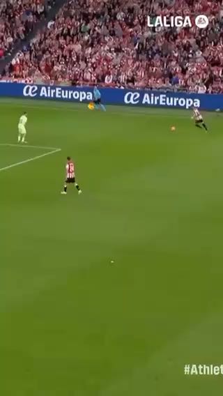Stop that, Iñaki.
cc: fcbarcelona
#sports