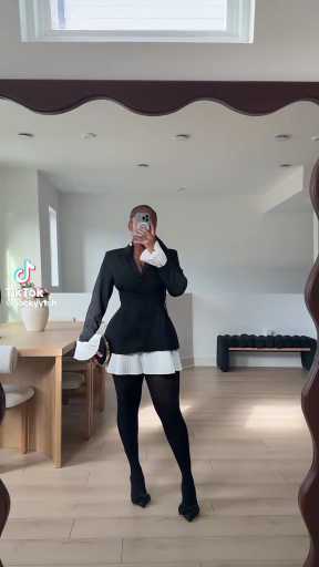 Black and white outfit idea
Cc: Jackyytsh