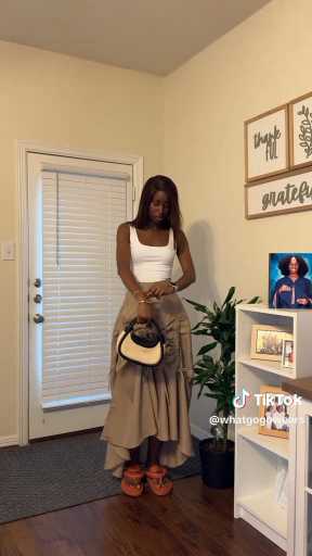 Raffle skirt outfit idea
Cc: Whatgogowear
Follow