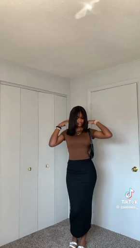 How to style a straight skirt

Cc: