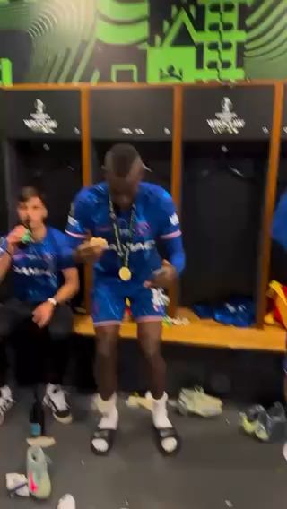 laughing out loud
cc: chelseafc
#sports
