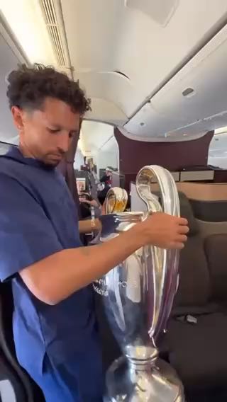 Please, fasten your seatbelt.
qatarairways
cc: psg