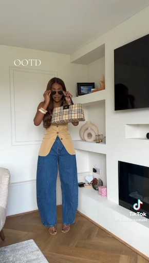 Denim outfit idea

Cc: Charliekamale

Follow our