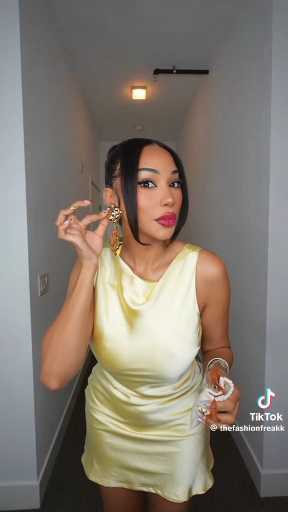 Silk dress outfit idea

Cc:Thefashionfreak

Follow our