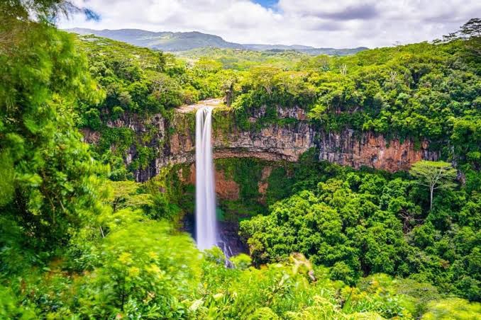 Chamarel Waterfall – Mauritius’ Majestic Cascade in the Wild