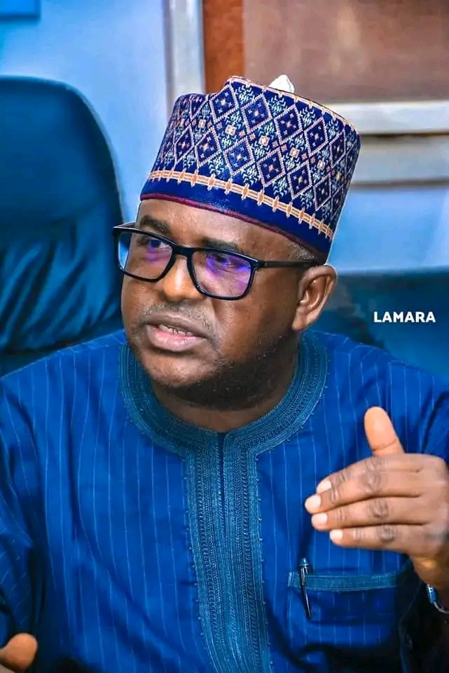 Hon. Salisu Muktari commends Sen. Bomai for providing foreign and domestic scholarships to the students of Yobe South