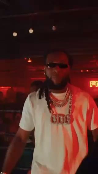 Slide on meeeee
cc: burnaboygram
#music #entertainment