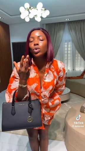 Adire outfit idea
Cc: Debireal
Follow our