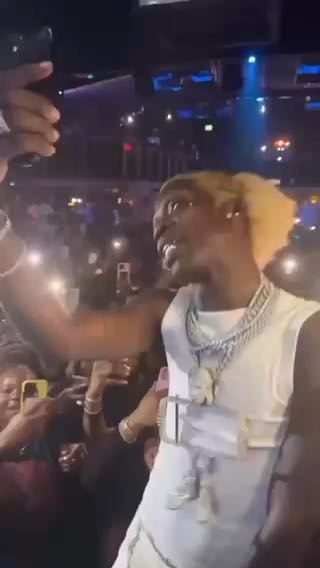 Seyi Vibez birthday celebratory performance in Birmingham