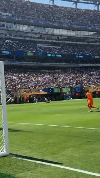  Malo's determination.
Cole's composure.
cc: chelseafc
#sports
