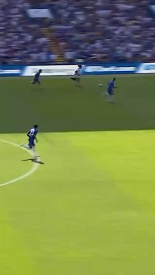Locking down the right side.
cc: chelseafc