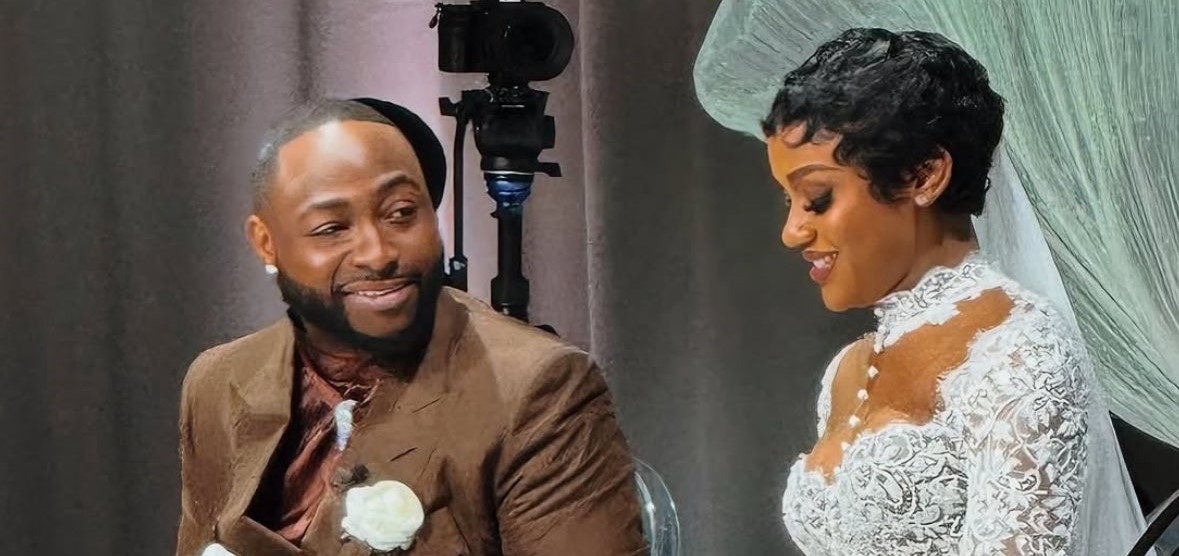Youre my calm in the storm,  Chioma priases Davido at Miami wedding