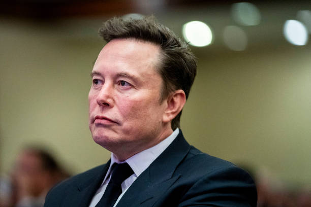Elon Musk accuses App Store of favoring OpenAI