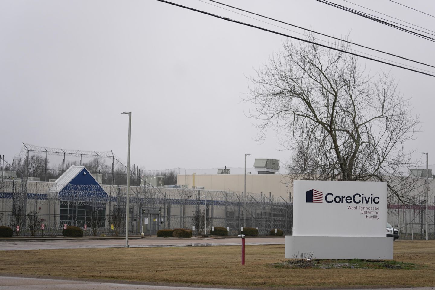 Tennessee town approves deals to turn closed prison into immigration detention facility