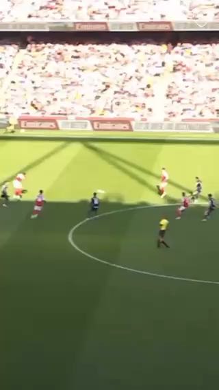 Striker's instinct
cc: arsenal
#sports