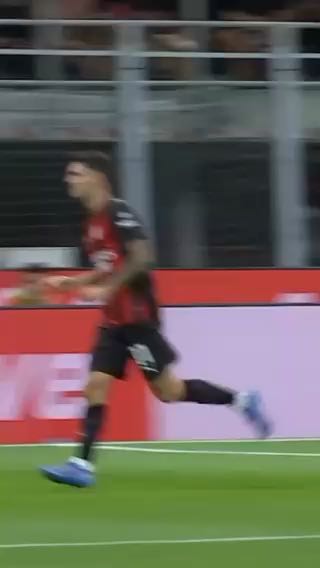  Smart movement, perfect finish
cc; acmilan
#sports