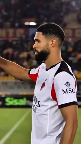  Post-match scenes with our MVP
cc; acmilan