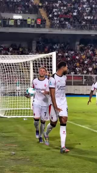  Team celebration
cc: acmilan
#sports