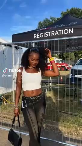 Concert outfit idea

Cc:Olami

Follow our page