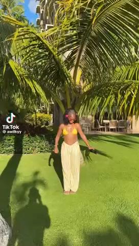 Beach date outfit idea

Cc:Awiikyy

Follow our