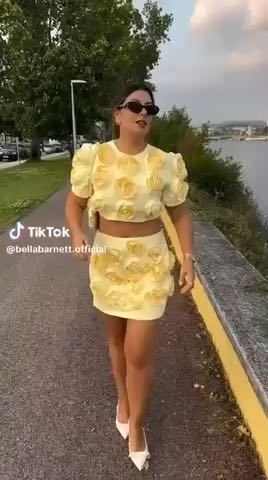 Two pieces outfit idea

Cc:Bellabarnet

Follow our