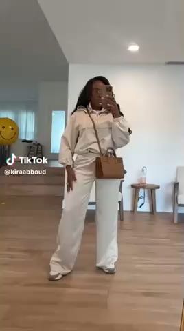  Airport outfit idea

Cc: Kirabboudd

Follow our