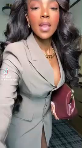 Work outfit idea

Cc: Kirabboudd

Follow our